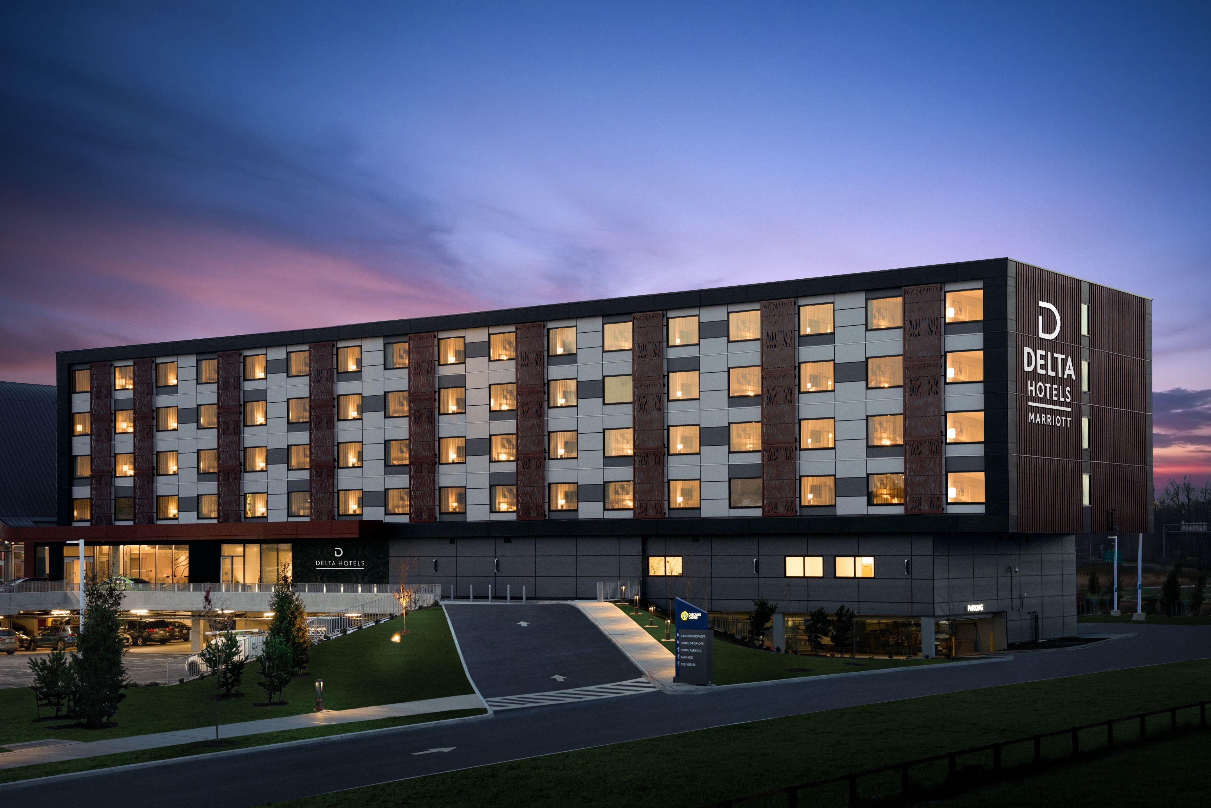 Delta Hotels By Marriott Vancouver Делта Екстериор снимка